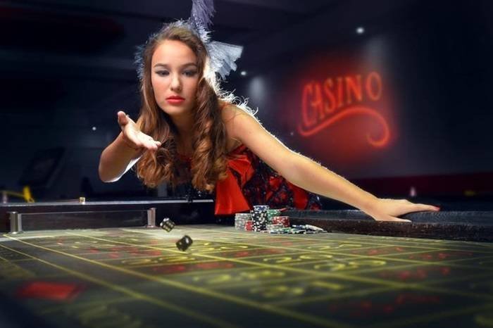 Kategori live casino dengan dealer nyata dan permainan interaktif